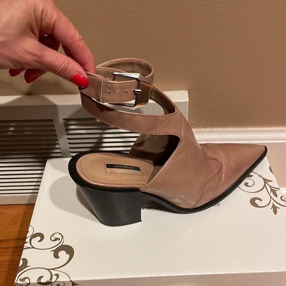 Very comfortable mules with ankle  buckle!